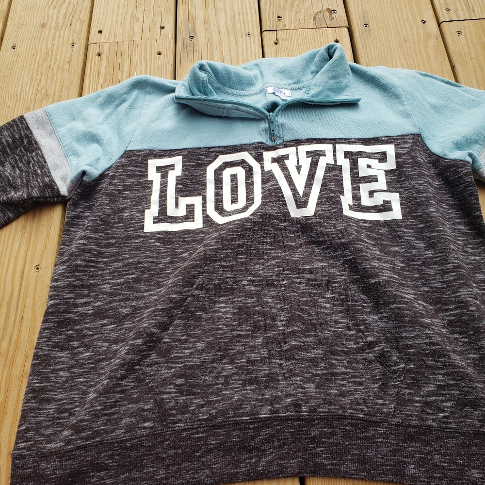 XL Love pullover sweater